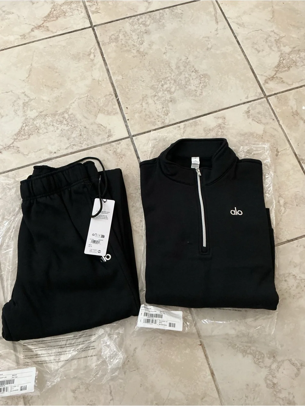 ALO Yoga Men’s Black Quarter-Zip Sweater